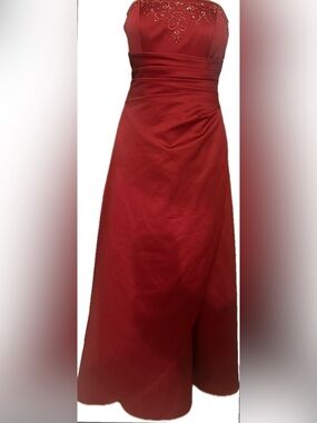Vintage David's Bridal Strapless Gown,
Apple Red, size 4